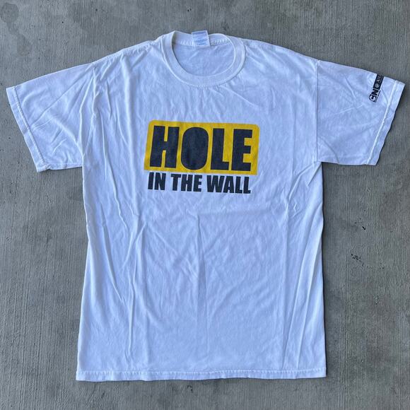 Vintage Other - Vintage y2k hole in the wall TV game show white graphic t shirt
